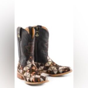 Tin haul boots size 9.5 brand new just not my size !!